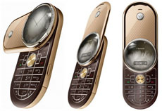 S-a lansat cele mai scump telefon Motorola: 3.900 euro